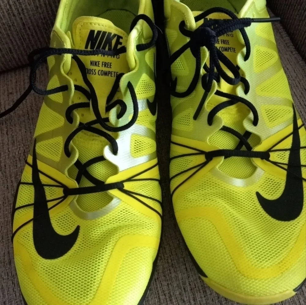 Nike Free Cross Compete Neon Training Shoes Size 9.5 Women's